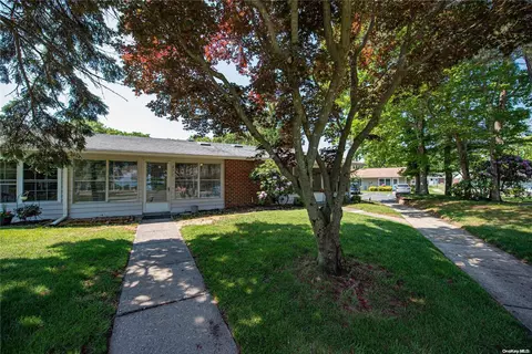 37 Trent Ct #C, Ridge, NY 11961