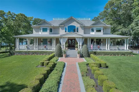 10995 N Bayview Rd, Southold, NY 11971