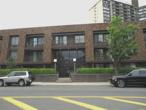 209-21 26th Ave #2B, Bayside, NY 11360
