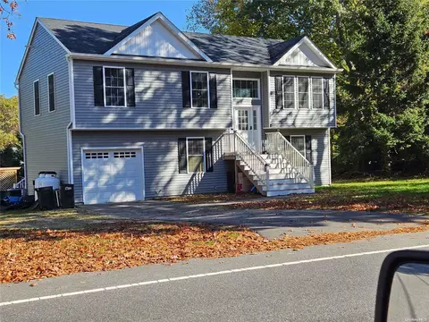 158 Carleton Ave, East Islip, NY 11730