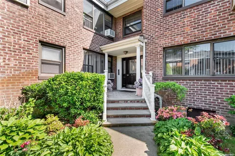 1199 E Broadway #J-13, Hewlett, NY 11557