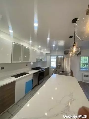 48-42 58th Ln, New York, NY 11377