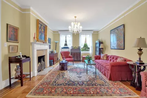 34-36 80th St #22, New York, NY 11372