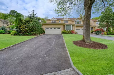 324 National Ct #324, North Hempstead, NY 11576
