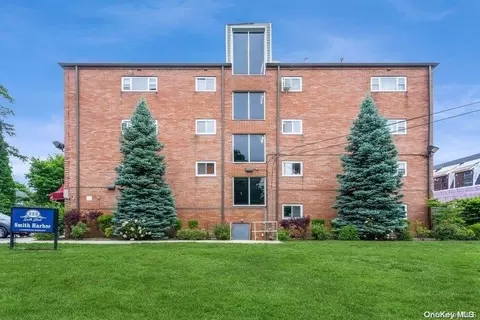 222 Smith St #1H, Freeport, NY 11520