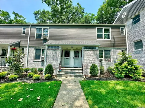 77 Glen Keith Rd # U, Glen Cove, NY 11542
