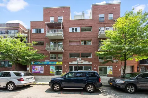 71-33 162nd St #3C, New York, NY 11365