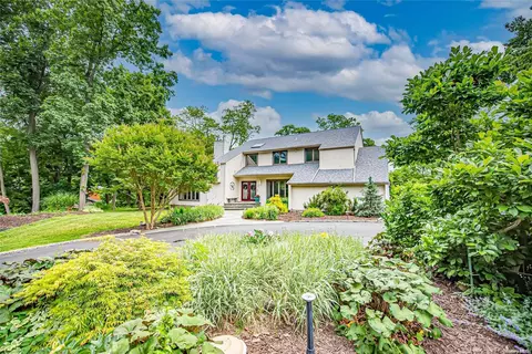 45 Caleb Brewster Rd, Setauket, NY 11733