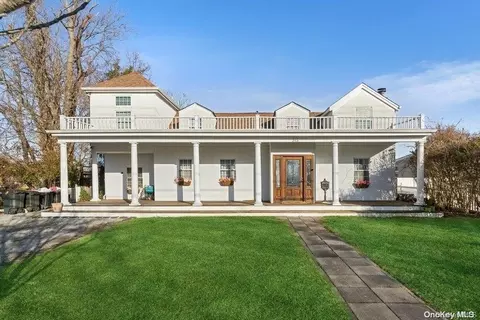 313 Foster Ave, Sayville, NY 11782