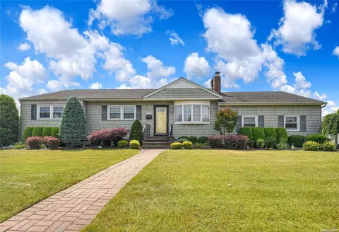 2728 Marion St, Bellmore, NY 11710