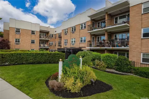 10 Lenox Rd #3G, Rockville Centre, NY 11570