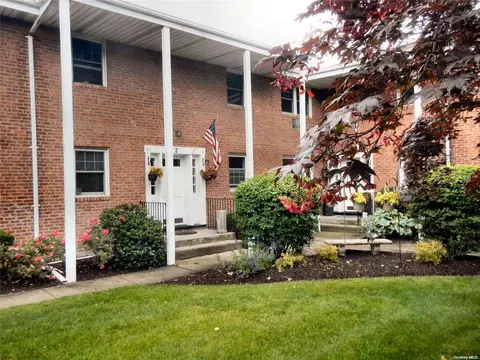 297 Merrick Rd #2A, Amityville, NY 11701