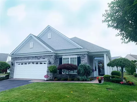 23 Berwick Ct #23, Mount Sinai, NY 11766