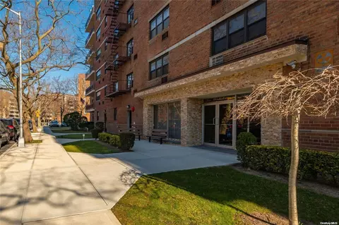 153 25 88th St #5E, New York, NY 11414
