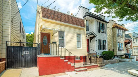 58-59 78th Ave, New York, NY 11385