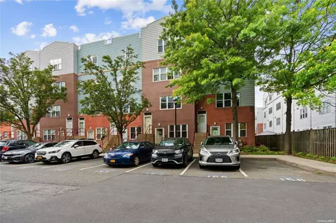 106 Admiral Ln #4106B, New York, NY 10473