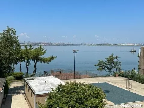 25-36 120 St #3, Flushing, NY 11354