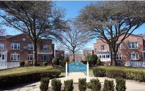 250 Central Ave #A201, Lawrence, NY 11559