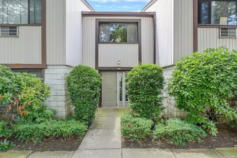 39 Richmond Blvd #3B, Ronkonkoma, NY 11779