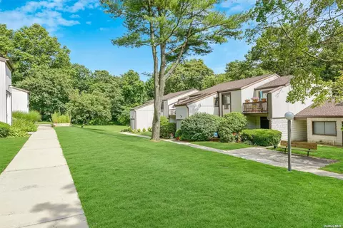 43 Richmond Blvd #1A, Ronkonkoma, NY 11779