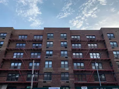 87-70 173 St #3M, Jamaica, NY 11432