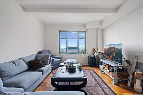 1604 Metropolitan Ave #12G, New York, NY 10462