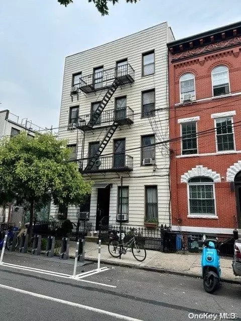 151 Eagle St #2R, Brooklyn, NY 11222