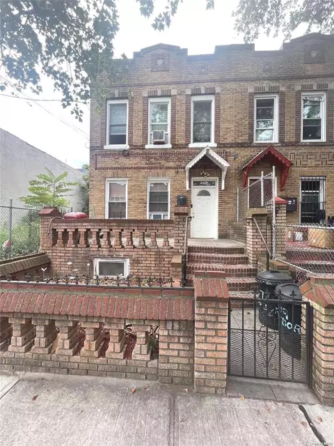 579 Osborn St, Brooklyn, NY 11212