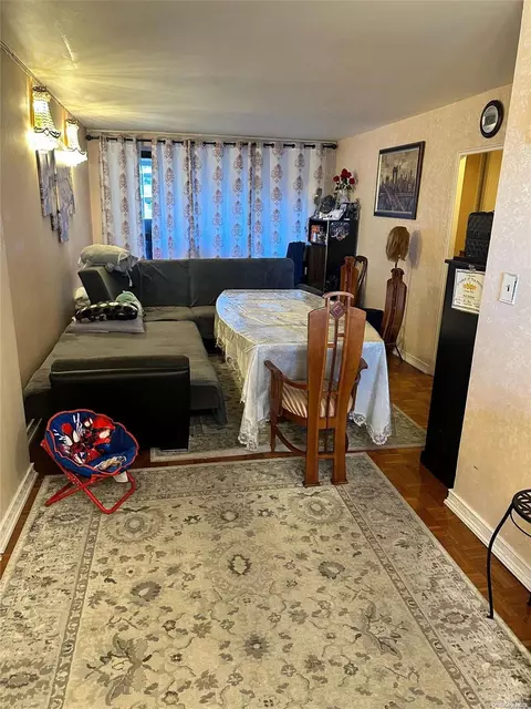 61-35 98th St #3F, Rego Park, NY 11374