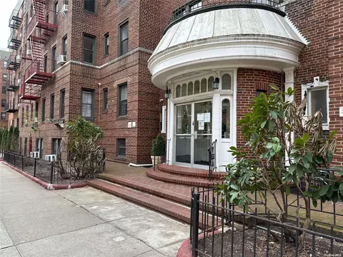 65-38 Booth St #2J, Rego Park, NY 11374