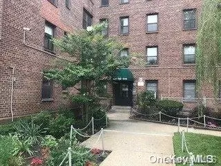 52-60 65 Pl #5E, Maspeth, NY 11378