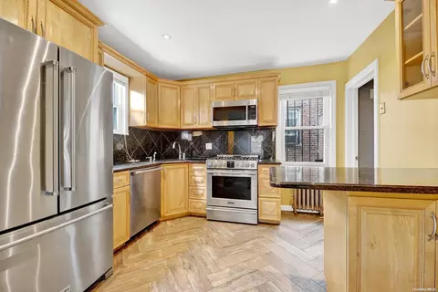 117-36 224th St, New York, NY 11411