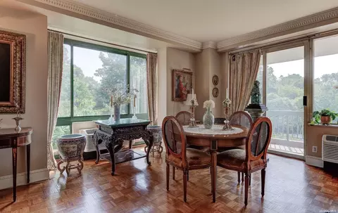 100 E Hilton Ave #320, Garden City, NY 11530
