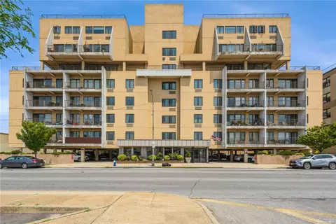 235 W Park Ave #307, Long Beach, NY 11561