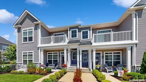38 Grace Hall Ln #38, Yaphank, NY 11980
