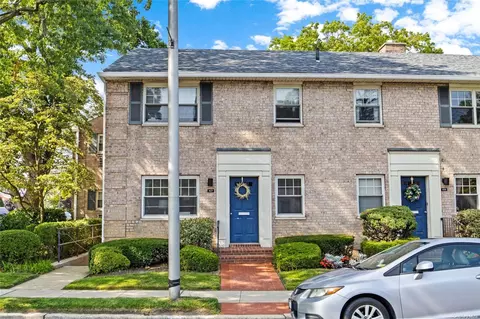 407 Merrick Rd #A, Rockville Centre, NY 11570