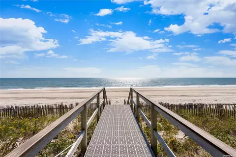 101 Dune Rd #B-14, Westhampton Beach, NY 11978