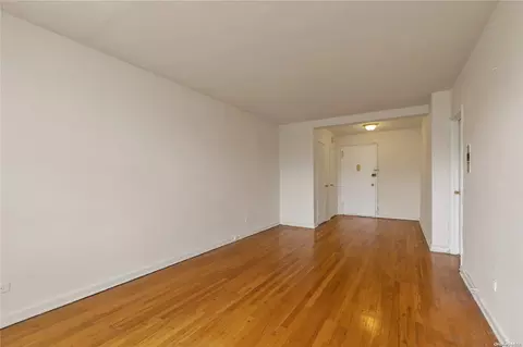 141-05 Pershing Cres #309, New York, NY 11435