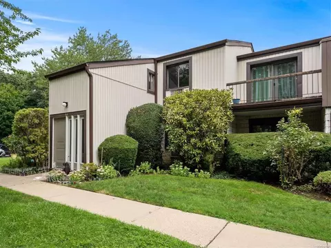 71 Richmond Blvd #2B, Ronkonkoma, NY 11779