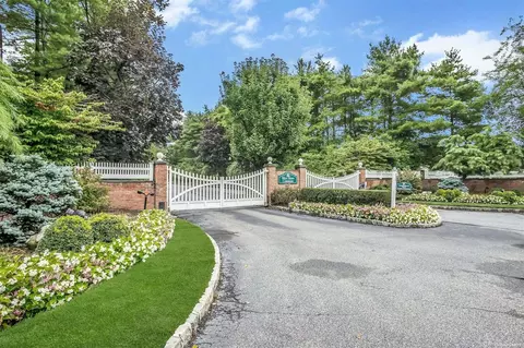 4 Southdown #4, Huntington, NY 11743