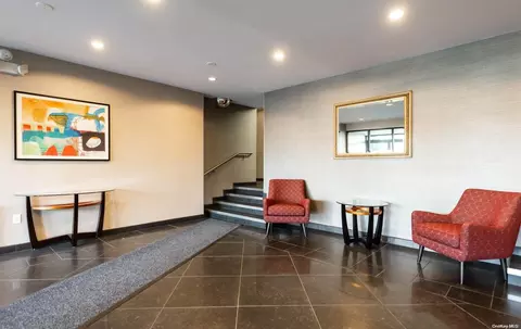 2 Birchwood Ct #4L, North Hempstead, NY 11501