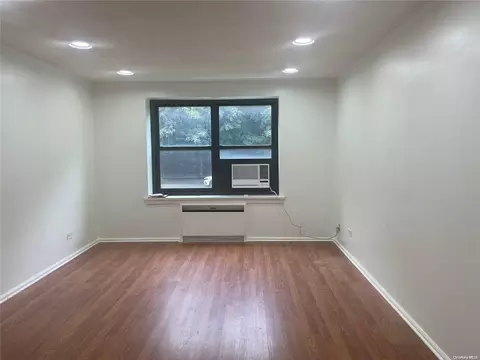 73-45 210 St #1B, Oakland Gardens, NY 11364