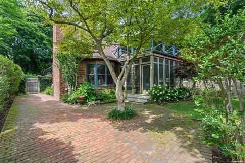 14 Hamilton St, Sag Harbor, NY 11963