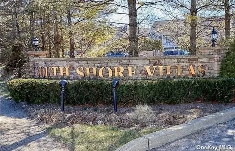 27 Della Dr #27, West Babylon, NY 11704
