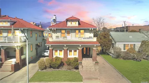 61 W Walnut St, Long Beach, NY 11561