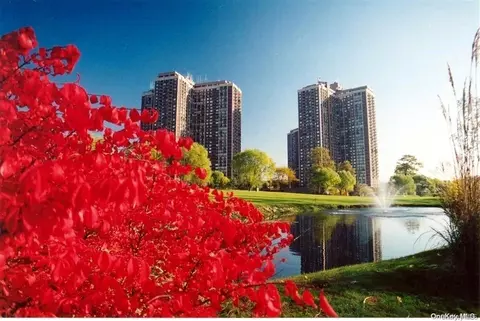 27110 Grand Central Pkwy #5H, New York, NY 11005