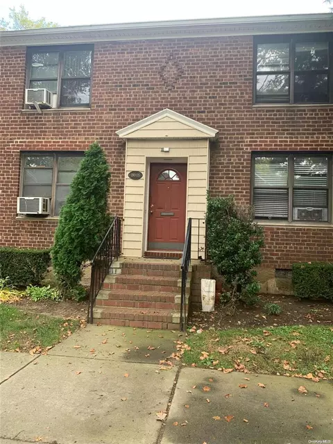 190-05 39 Ave #142, New York, NY 11358