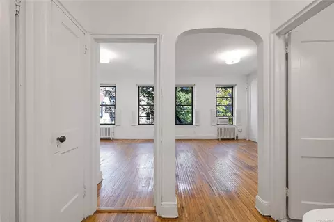 330 E 94th St #3A, New York, NY 10128
