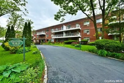 320 E Shore Rd #23, North Hempstead, NY 11023