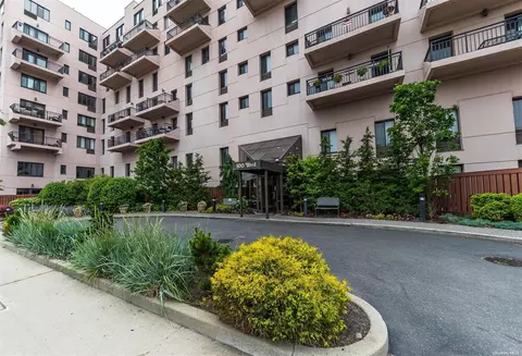 100 W Broadway #3X, Long Beach, NY 11561